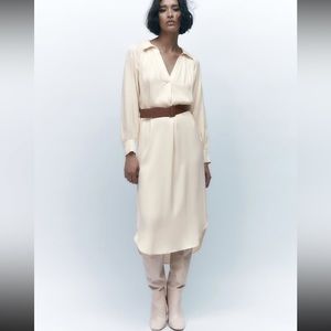 Dress with V-neck lapel collar and long sleeves without belt